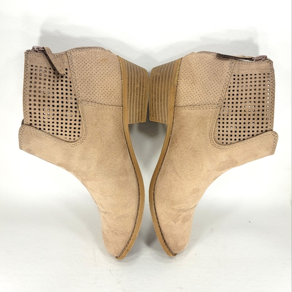 Justice Western Style, Taupe Microsuede, Bootie. Women's Size 8M - Picture 9 of 13